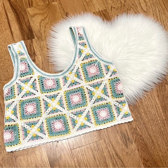 Kirious Los Angeles Tops - KIRIOUS Los Angeles Crochet crop tank top 100% cotton